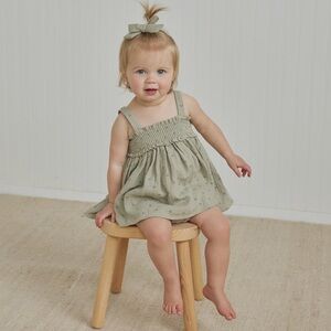 Quincy Mae smocked top & bloomer set 6-12 months ago
